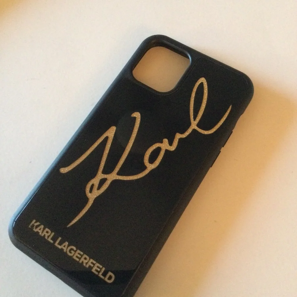 KARL LAGERFELD IPHONE 11 PRO SNAP ON CASE BLACK NWOT